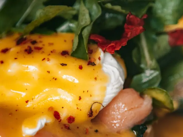 Huevos Benedictinos con Salmón Curado